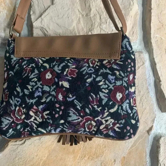 Kanvas Katha Crossbody Multicolored Bag - Picture 6 of 7